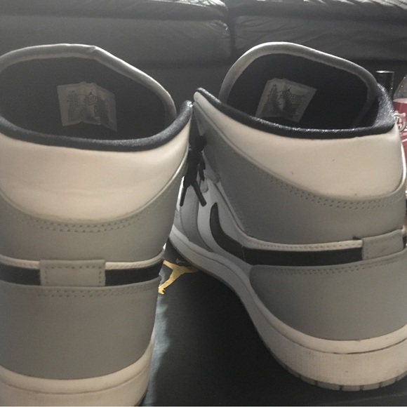 Men’s Air Jordan 1 mid Lt smoke grey/black-white. Size 10.5 - Picture 4 of 6